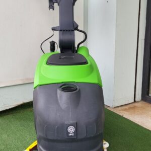 Lavasciuga pavimenti IPC CT15 B batteria usata fronte