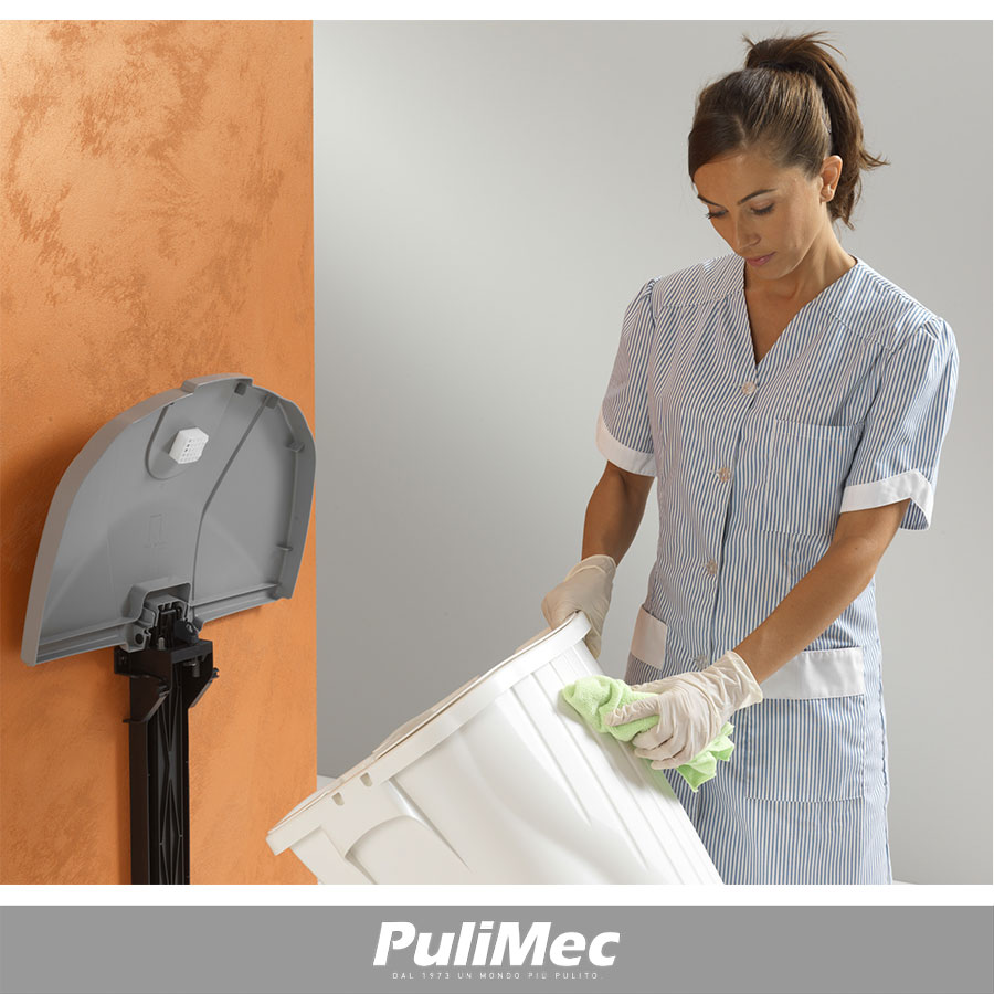 OYSTER CONTENITORE IN PLASTICA A MURO SOSPESO GRIGIO LT. 50 C/PEDALE E COPERCHIO