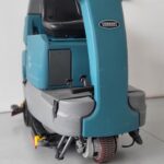 Lavasciuga Pavimenti Tennant T7+ Uomo a Bordo Elettrica a Batteria- Usata