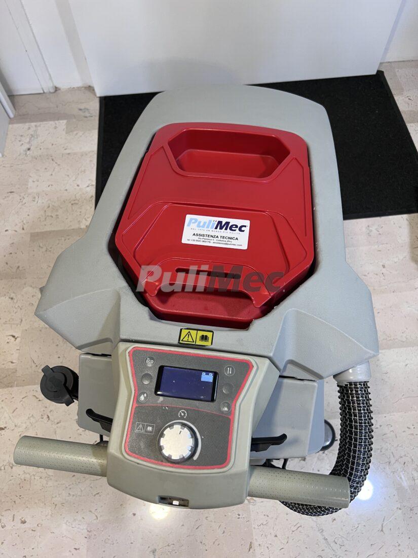 COMAC LAVA ASCIUGA PAVIMENTI VERSA 65 BT CB RICONDIZIONATO - immagine 4