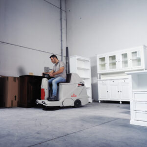 COMAC SPAZZATRICE INDUSTRIALE CS60 HYBRID UOMO A BORDO - immagine 7